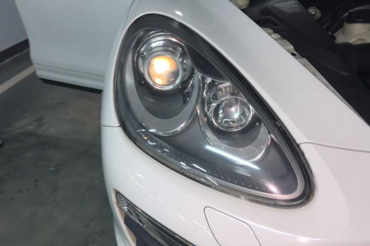 Used Porsche Cayenne 2011 Cayenne S 4.8L Right Front Headlight