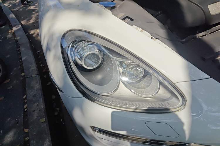 Used Porsche Cayenne 2011 Cayenne 3.0T Right Front Headlight