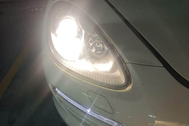 Used Porsche Cayenne 2011 Cayenne 3.0T Right Front Headlight