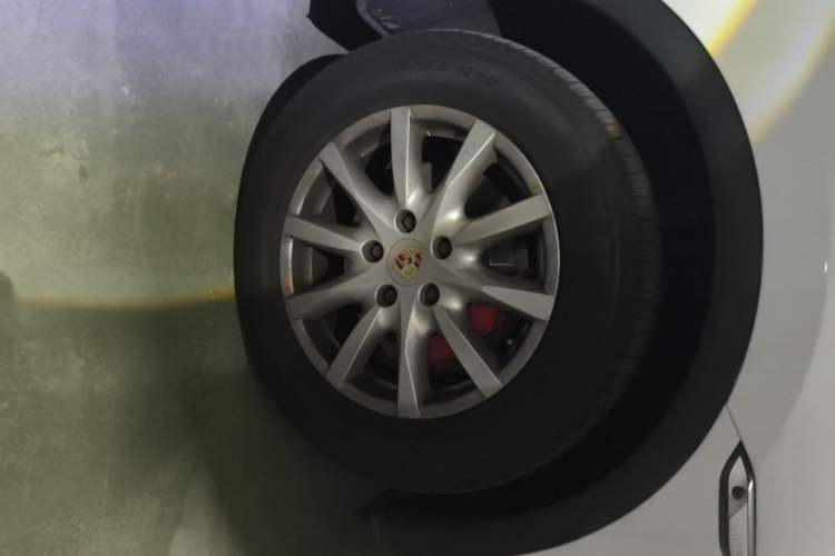 Used Porsche Cayenne 2011 Cayenne 3.0T Right Front Wheel Hub