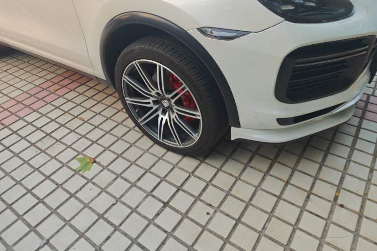 Used Porsche Cayenne 2011 Cayenne 3.0T Right Front Wheel Hub