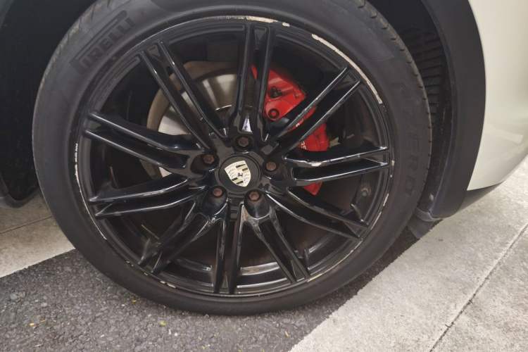 Used Porsche Cayenne 2011 Cayenne 3.0T Right Front Wheel Hub
