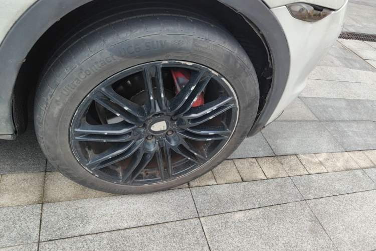 Used Porsche Cayenne 2011 Cayenne 3.0T Right Front Wheel Hub