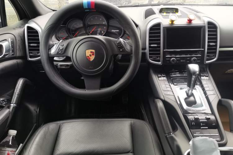 Used Porsche Cayenne 2011 Cayenne 3.0T Steering Wheel
