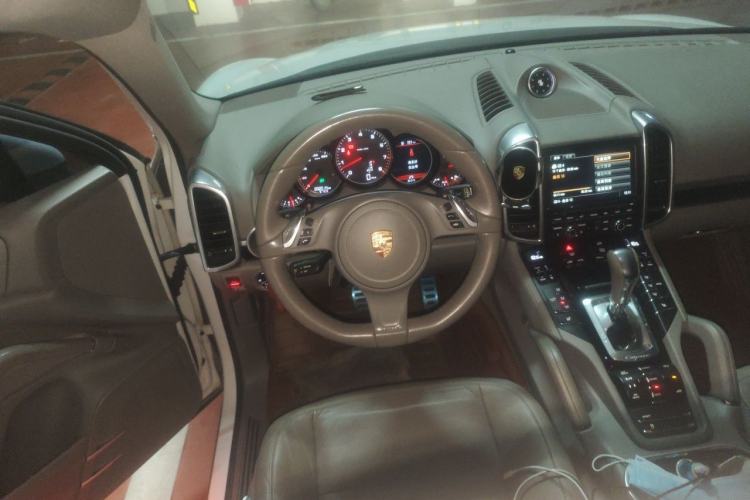 Used Porsche Cayenne 2011 Cayenne 3.0T Steering Wheel
