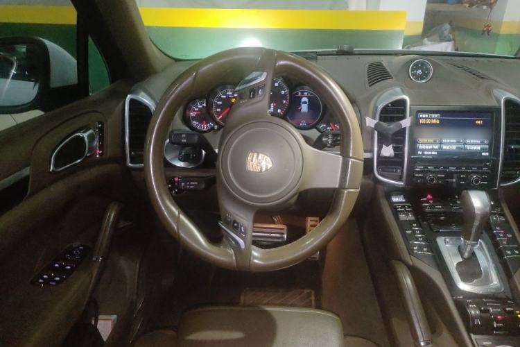 Used Porsche Cayenne 2011 Cayenne 3.0T Steering Wheel