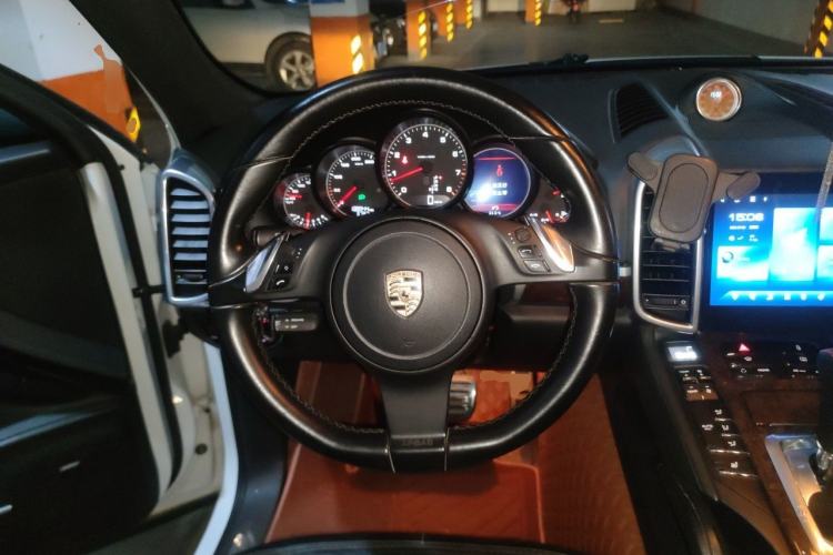 Used Porsche Cayenne 2011 Cayenne 3.0T Steering Wheel