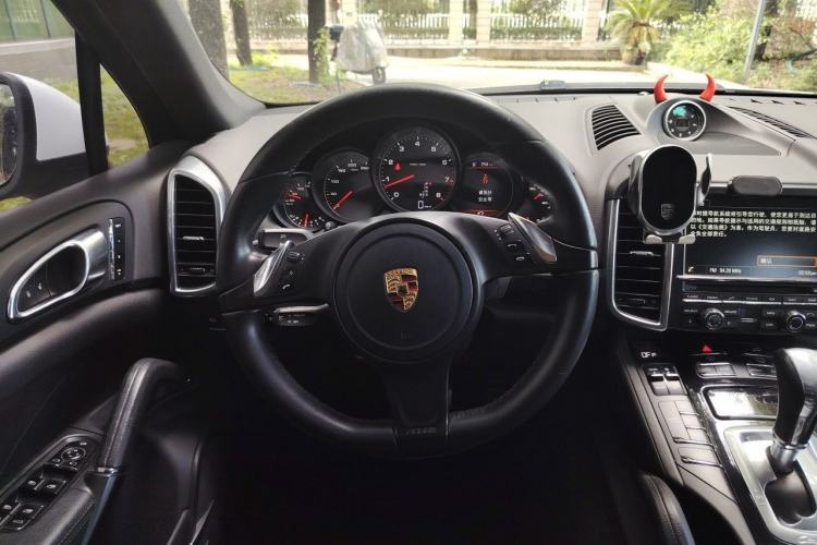Used Porsche Cayenne 2011 Cayenne 3.0T Steering Wheel