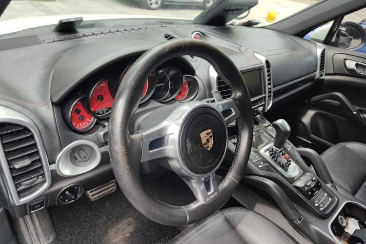 Used Porsche Cayenne 2011 Cayenne 3.0T Steering Wheel