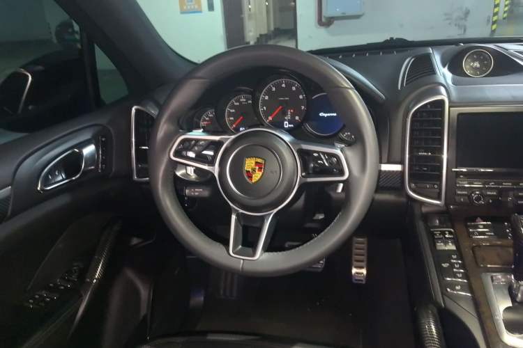 Used Porsche Cayenne 2011 Cayenne 3.0T Steering Wheel