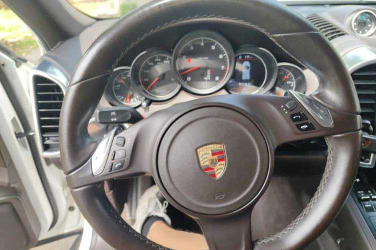 Used Porsche Cayenne 2011 Cayenne 3.0T Steering Wheel