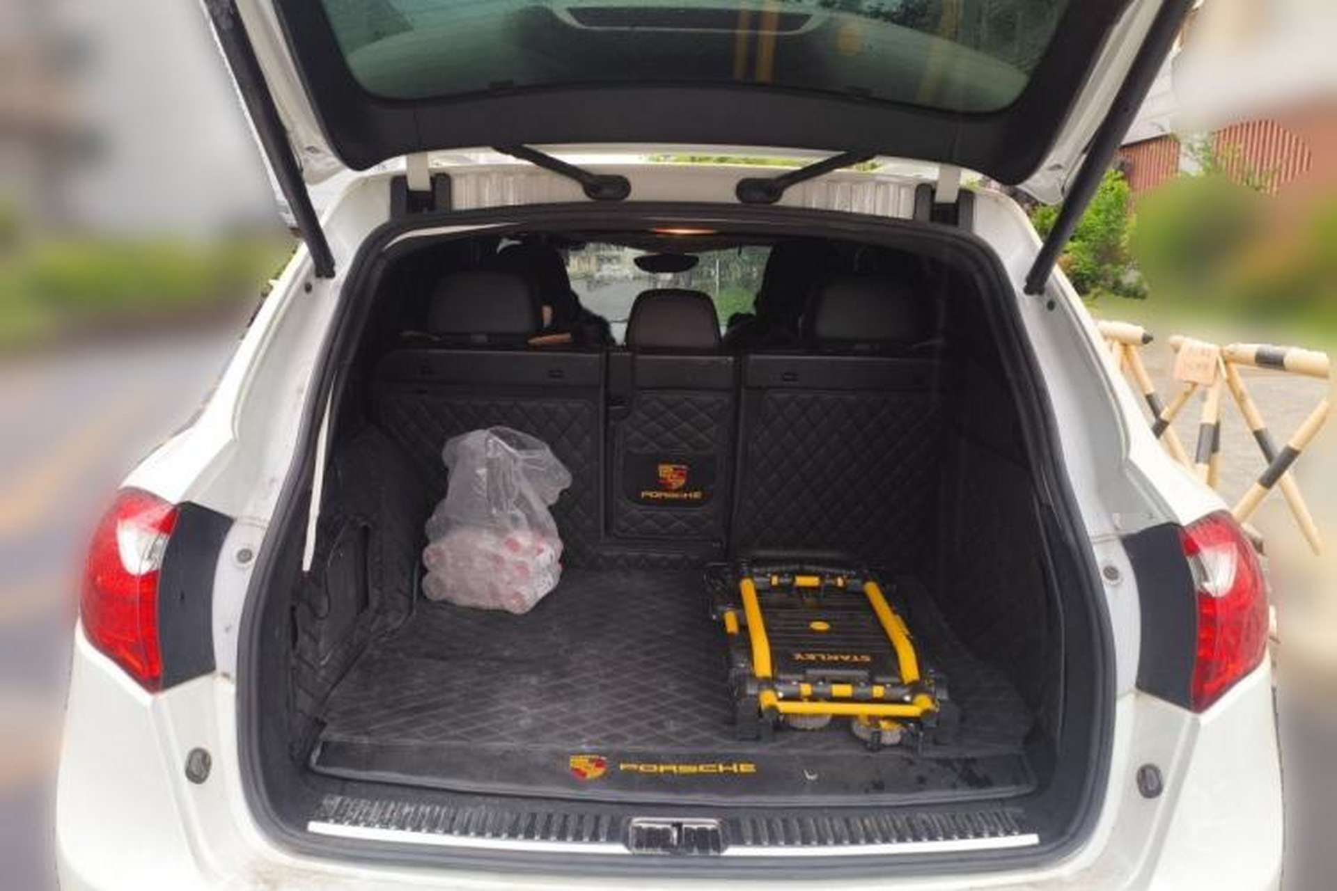 Used Porsche Cayenne 2011 Cayenne 3.0T Trunk