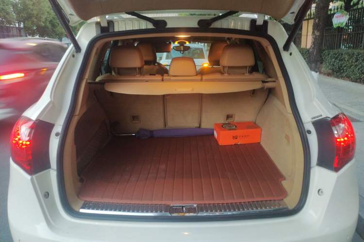 Used Porsche Cayenne 2011 Cayenne S Hybrid 3.0T Trunk
