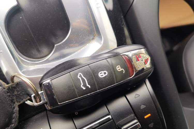 Used Porsche Cayenne 2011 Cayenne 3.0T Vehicle Key