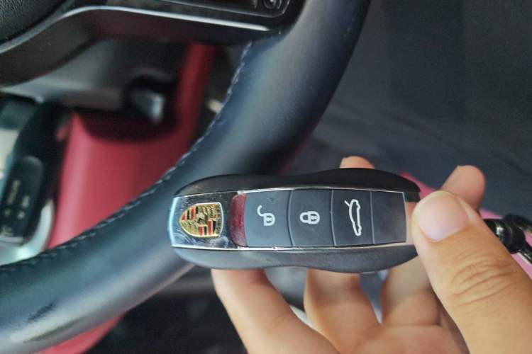 Used Porsche Cayenne 2011 Cayenne 3.0T Vehicle Key