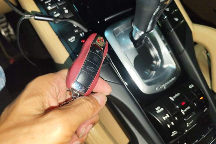 Used Porsche Cayenne 2011 Cayenne 3.0T Vehicle Key