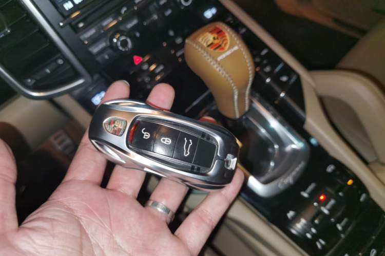 Used Porsche Cayenne 2011 Cayenne 3.0T Vehicle Key