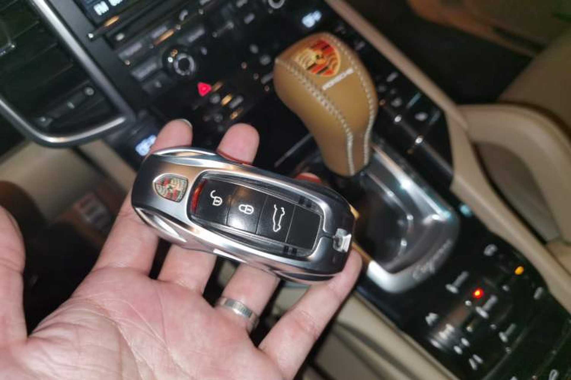 Used Porsche Cayenne 2011 Cayenne 3.0T Vehicle Key