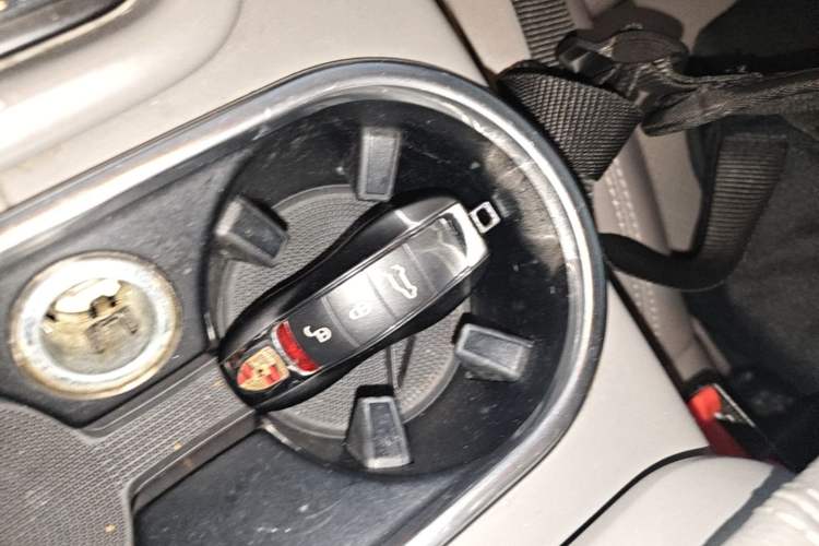 Used Porsche Cayenne 2011 Cayenne 3.0T Vehicle Key