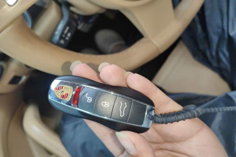 Used Porsche Cayenne 2011 Cayenne 3.0T Vehicle Key