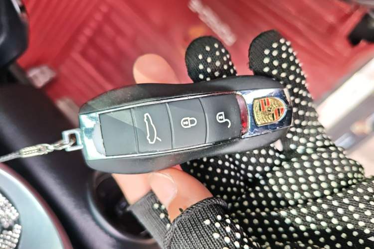 Used Porsche Cayenne 2011 Cayenne 3.0T Vehicle Key