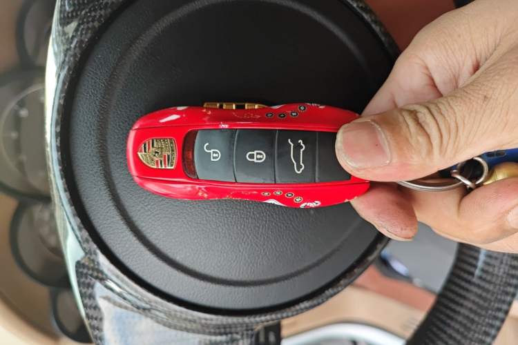 Used Porsche Cayenne 2011 3.6L automatic transmission U.S. specification Vehicle Key