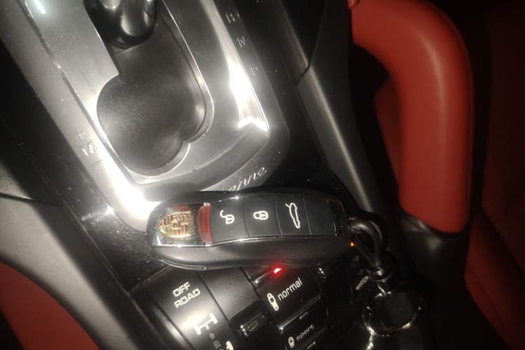 Used Porsche Cayenne 2011 Cayenne 3.0T Vehicle Key