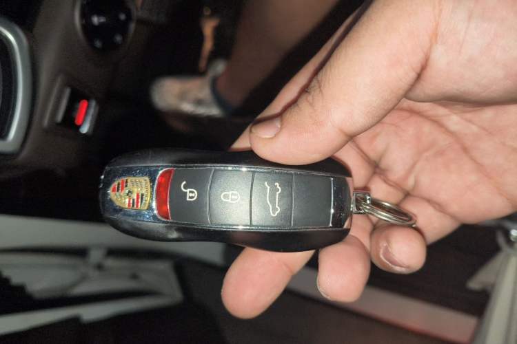 Used Porsche Cayenne 2011 Cayenne 3.0T Vehicle Key