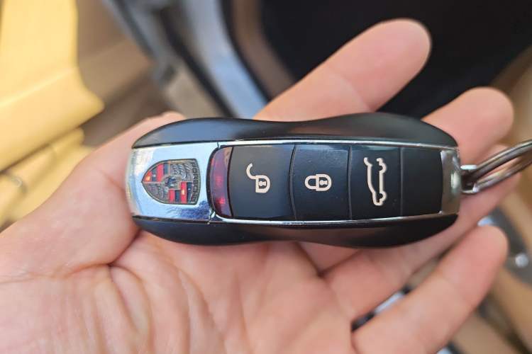 Used Porsche Cayenne 2011 Cayenne 3.0T Vehicle Key
