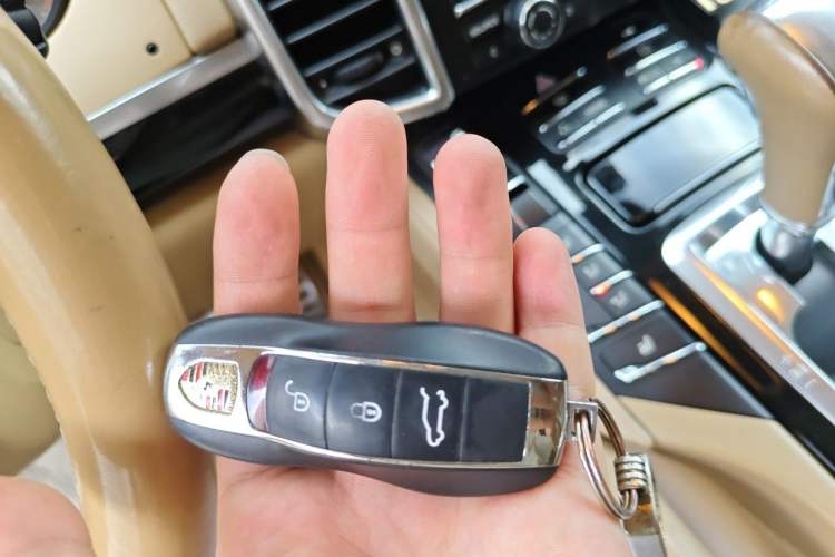 Used Porsche Cayenne 2011 Cayenne 3.0T Vehicle Key