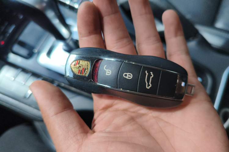Used Porsche Cayenne 2011 Cayenne 3.0T Vehicle Key