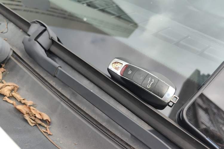 Used Porsche Cayenne 2011 Cayenne 3.0T Vehicle Key