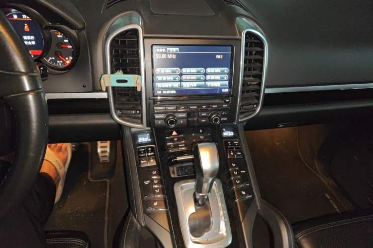 Used Porsche Cayenne 2011 Cayenne 3.0T Audio And AC Panel
