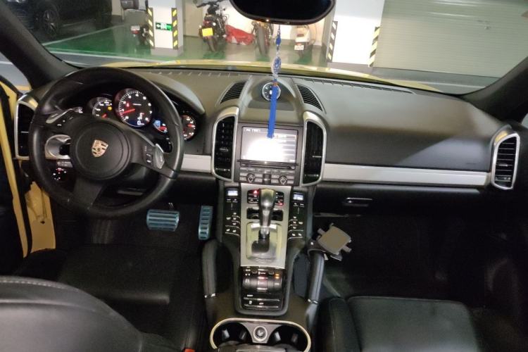Used Porsche Cayenne 2011 Cayenne 3.0T Center Console