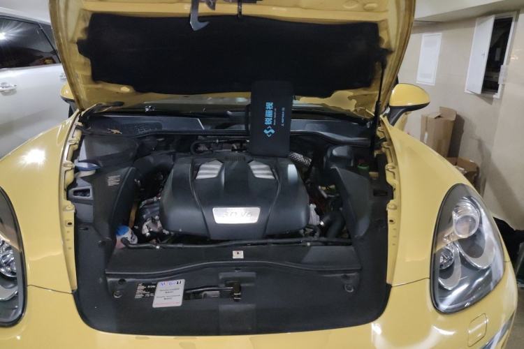 Used Porsche Cayenne 2011 Cayenne 3.0T Engine Bay