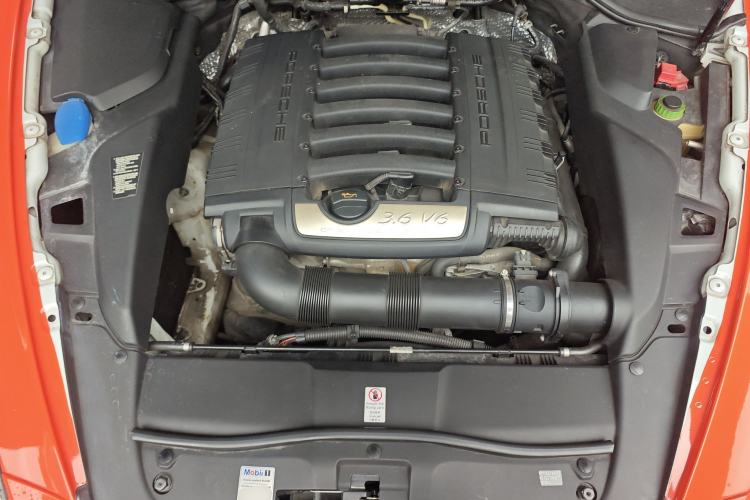 Used Porsche Cayenne 2011 3.6L automatic transmission U.S. specification Engine Bay