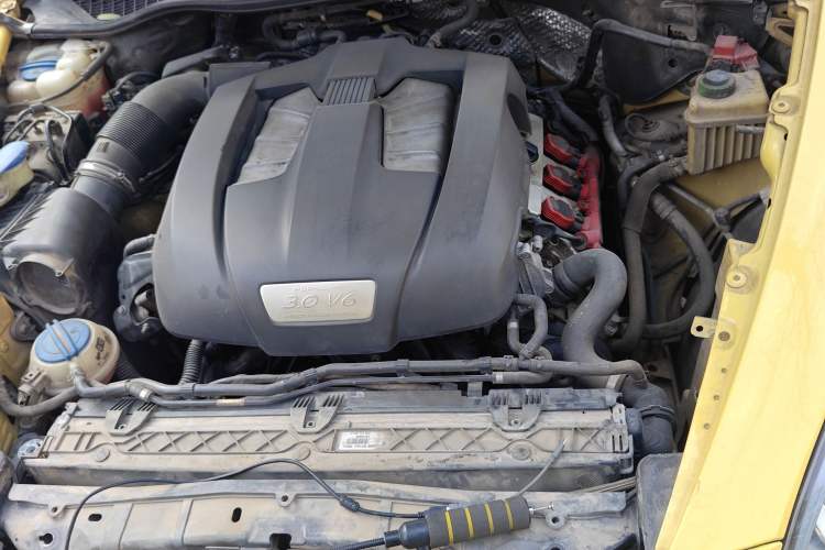 Used Porsche Cayenne 2011 Cayenne 3.0T Engine Bay Left
