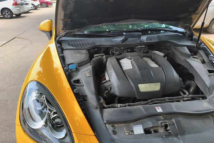 Used Porsche Cayenne 2011 Cayenne 3.0T Engine Bay Right