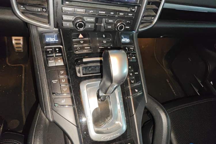 Used Porsche Cayenne 2011 Cayenne 3.0T Gear Lever
