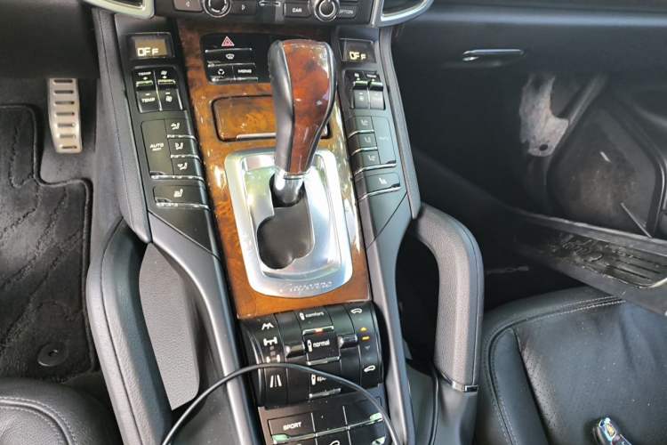 Used Porsche Cayenne 2011 Cayenne 3.0T Gear Lever