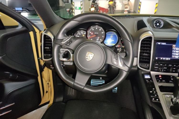 Used Porsche Cayenne 2011 Cayenne 3.0T Steering Wheel