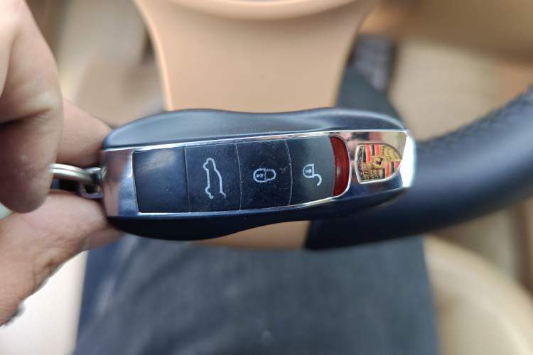 Used Porsche Cayenne 2011 Cayenne 3.0T Vehicle Key
