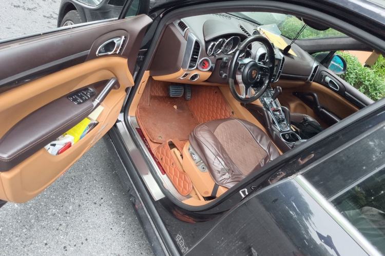 Used Porsche Cayenne 2012 Cayenne GTS 4.8L Driver Seat