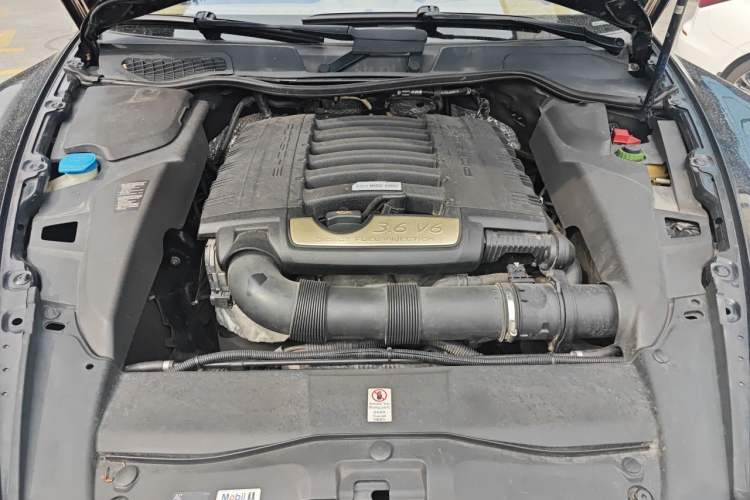 Used Porsche Cayenne  Engine Bay