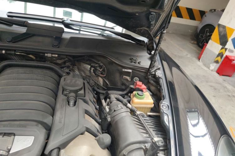 Used Porsche Cayenne 2012 Cayenne GTS 4.8L Engine Bay Left