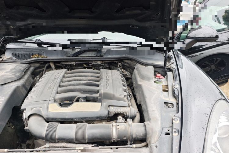 Used Porsche Cayenne  Engine Bay Left