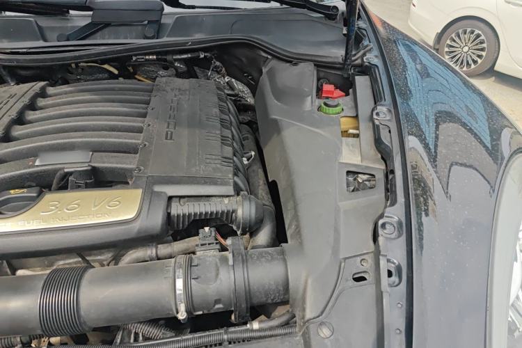 Used Porsche Cayenne  Engine Bay Left