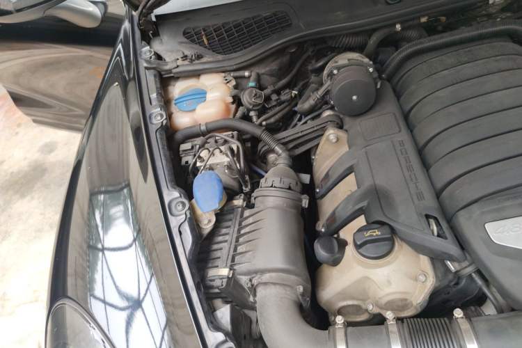 Used Porsche Cayenne 2012 Cayenne GTS 4.8L Engine Bay Right