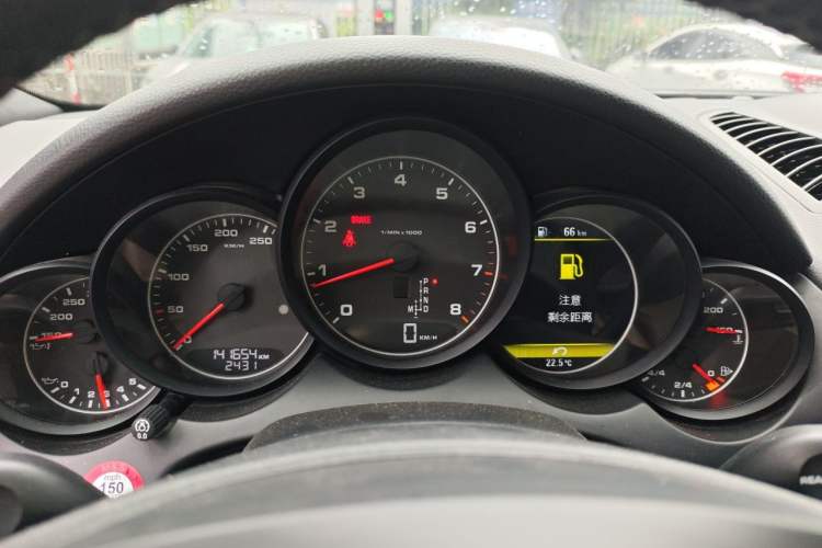 Used Porsche Cayenne  Instrument Cluster