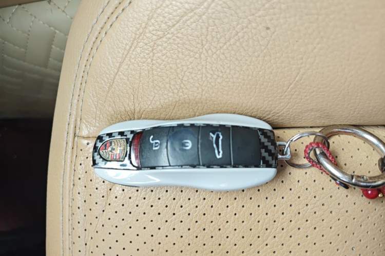 Used Porsche Cayenne  Vehicle Key